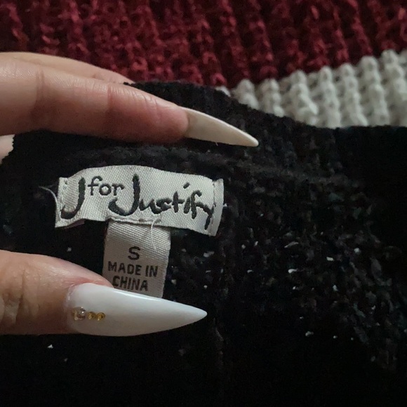 Sweater - Picture 3 of 3